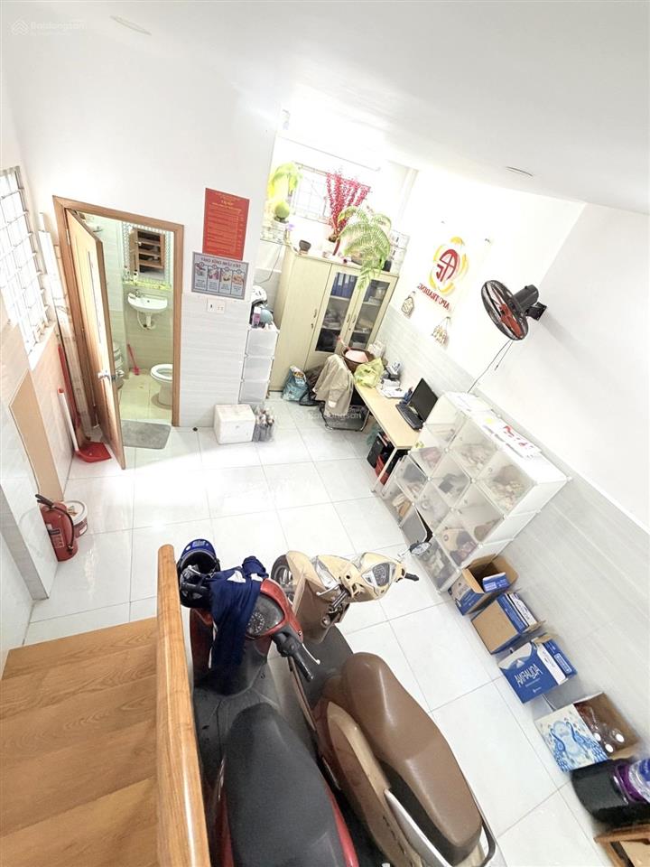 Nhà đẹp phan đăng lưu, dt 33m2, tiện mua ở, mbkd, sẵn sàng dọn vào ở, nhỉnh 7 tỷ.