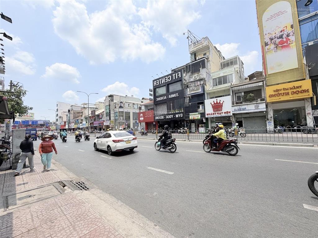 Nhà đẹp phan đăng lưu, dt 33m2, tiện mua ở, mbkd, sẵn sàng dọn vào ở, nhỉnh 7 tỷ.