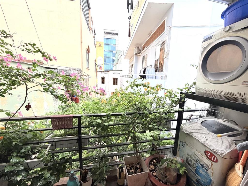 Nhà đẹp phan đăng lưu, dt 33m2, tiện mua ở, mbkd, sẵn sàng dọn vào ở, nhỉnh 7 tỷ.