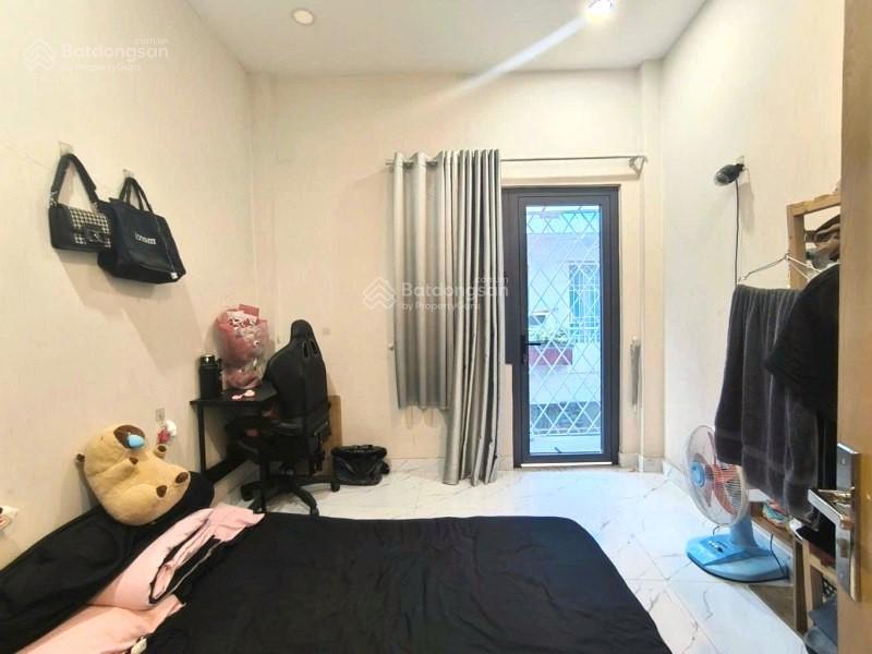 7.3 tỷ  hẻm ô tô 4.5 m nhà 2mt  lê văn sỹ  dt 35 m2  nhà còn mới  tiện mua ở hoặc làm tài sản
