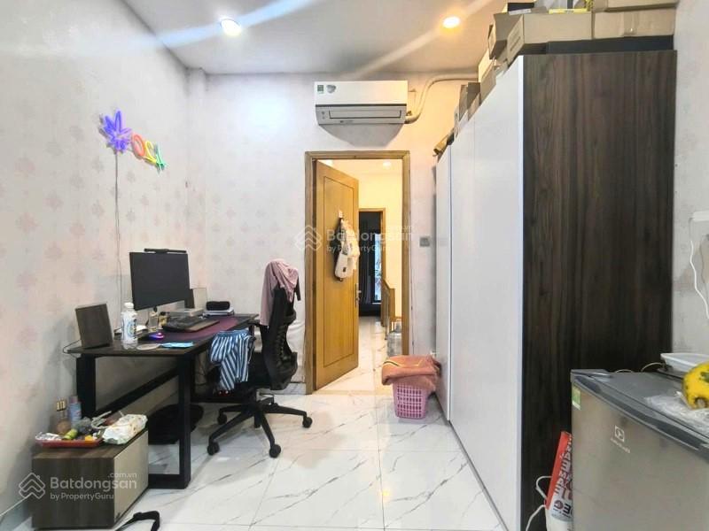 7.3 tỷ  hẻm ô tô 4.5 m nhà 2mt  lê văn sỹ  dt 35 m2  nhà còn mới  tiện mua ở hoặc làm tài sản