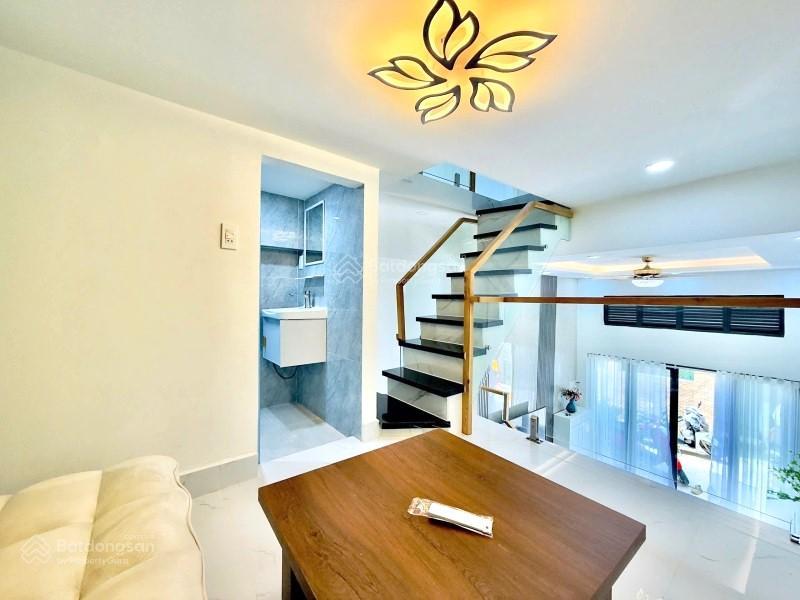 Bán căn ra mt nguyễn trọng tuyển, mới, đẹp, 3 tầng, full nội thất, tt phú nhuận, chỉ 6.x tỷ (tl)