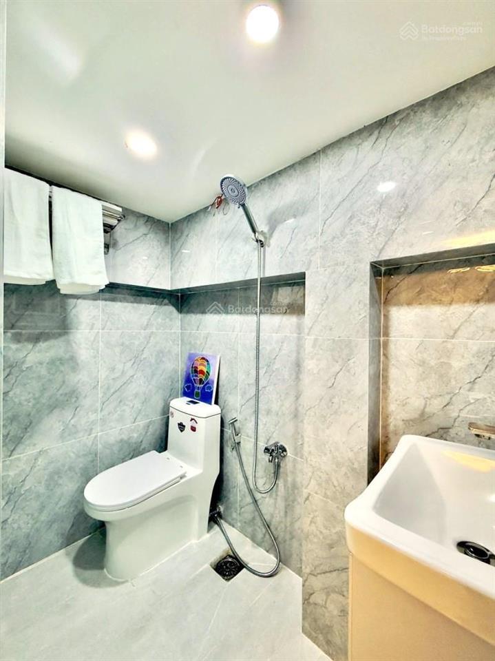 Bán căn ra mt nguyễn trọng tuyển, mới, đẹp, 3 tầng, full nội thất, tt phú nhuận, chỉ 6.x tỷ (tl)