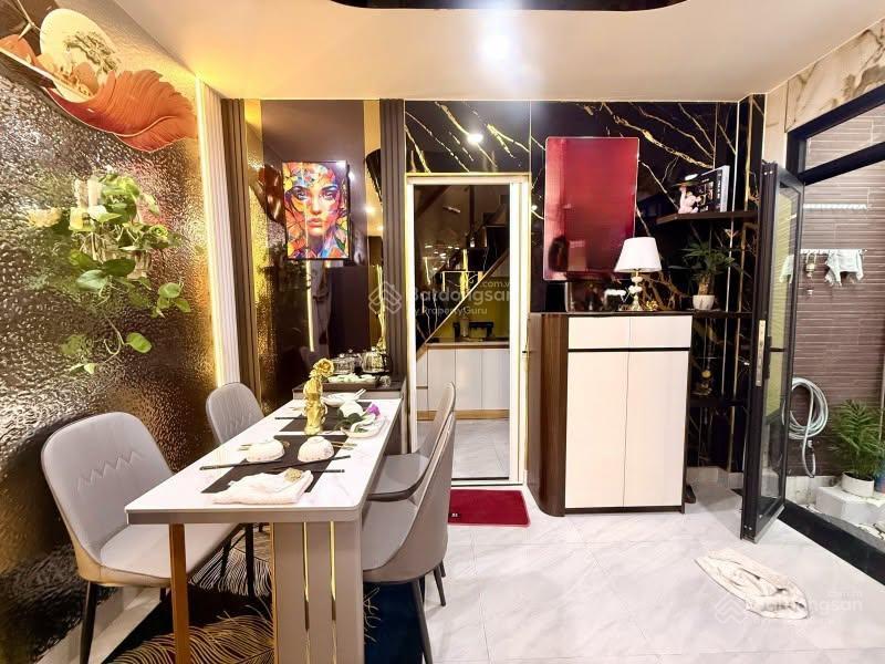 Hot! nguyễn trọng tuyển, 36m2, mới đẹp, tặng full nội thất, nhỉnh 6 tỷ (tl)