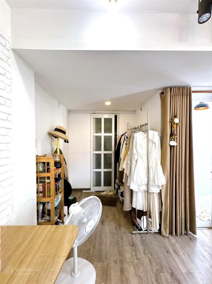 Bán nhà ( 4.5 x 8 ), căn góc, 5 tầng, đẹp, nhỉnh 6 tỷ (tl). có sẵn dòng tiền 20tr/th.