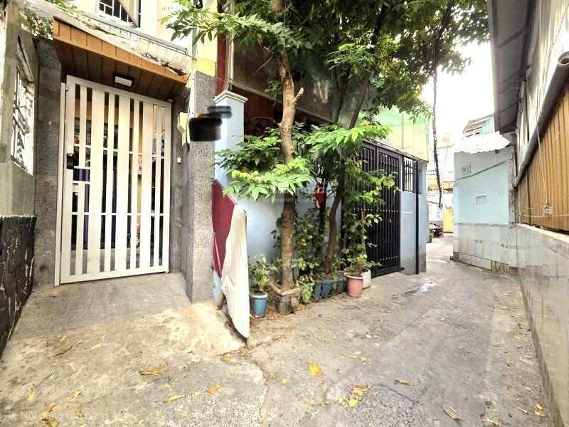 Bán gấp nhà 68 m2, hẻm thông, tiện mua ở, giá 6.99 tỷ (tl).