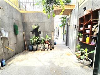 Bán gấp nhà 68 m2, hẻm thông, tiện mua ở, giá 6.99 tỷ (tl).