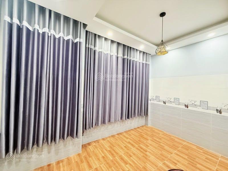 Bán gấp nhà dt 36 m2 (4x9), 4pn + 3wc, lê văn sỹ, q3, chỉ 7,8 tỷ (tl thiện chí).