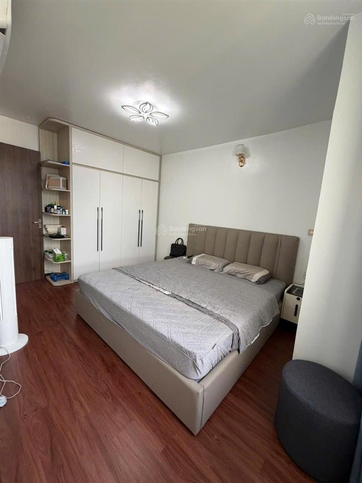 Tôi cần bán chcc lạc hồng, tây hồ, 79.2m2, 2pn, nhà đẹp, giá 6.8 tỷ.  0981 545 ***