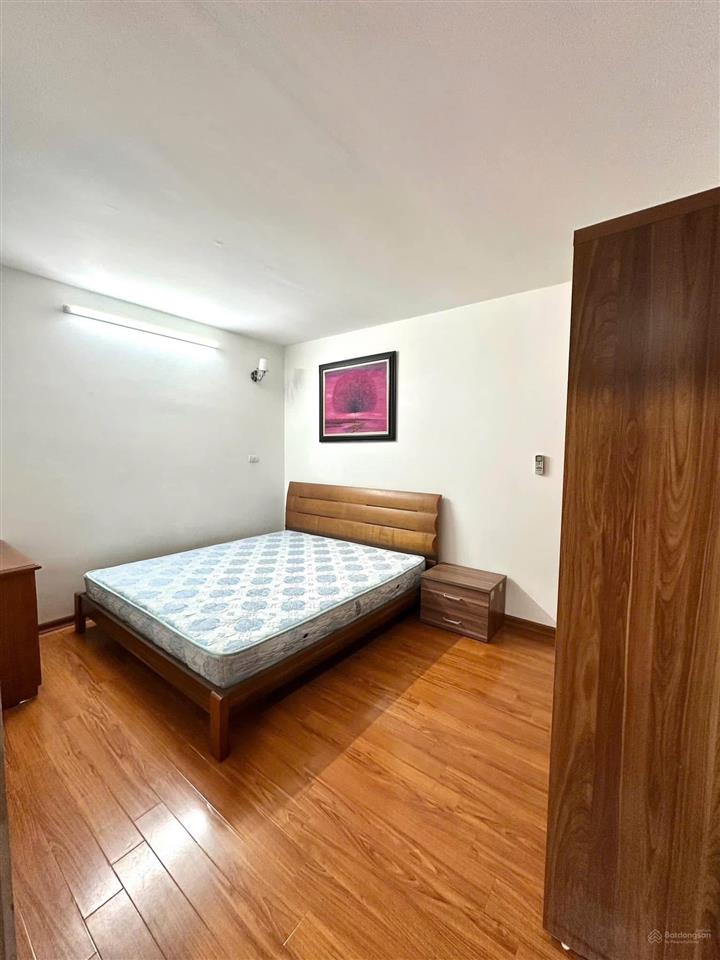 Cho thuê căn hộ chung cư số 6 đội nhân, ba đình, 75m2, 2pn, nội thất gần đầy đủ, 12,5 tr/tháng