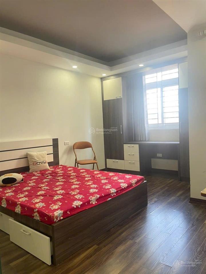 Cho thuê căn hộ văn phòng trung ương đảng 260 đội cấn, 95m, 3pn, full đồ, 15 tr.  0981 545 ***