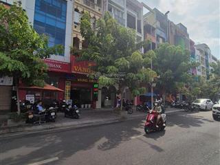 Khách sạn 15 phòng, mặt tiền phan xích long giá chỉ 38,5 tỷ tl