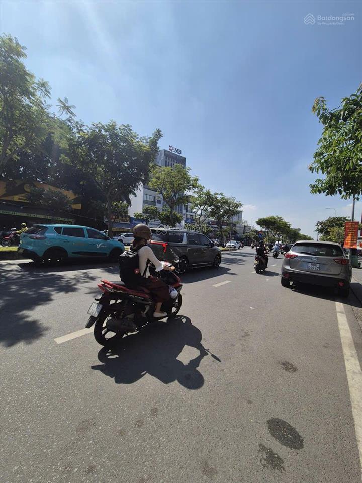 Tòa nhà mặt tiền trần não dòng tiền 450tr/tháng gần q1 , giá 265 tỷ tl