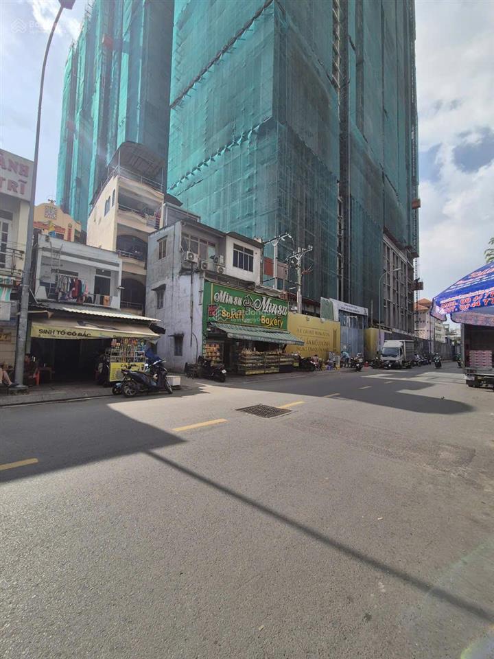 Nhà cấp 4 góc 2 mặt tiền cô bắc ngay trung tâm quận 1, dt 68m2, giá 24 tỷ