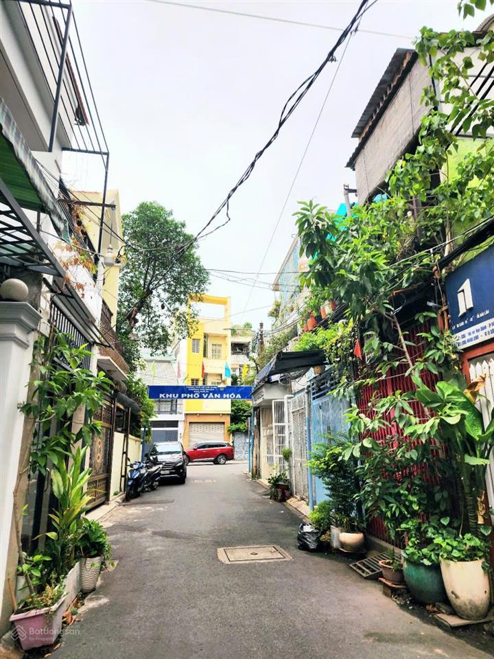 Nhà góc 2 mặt tiền  gần chợ trần hữu trang, khai thác cực tốt