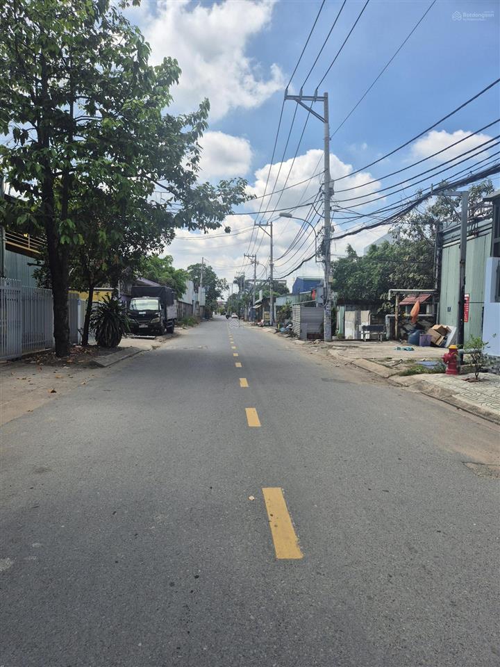 Bán xưởng 780m2 mặt tiền đường xe container