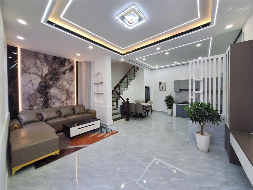 Bán nhà 2 lầu 1/ tô ngọc vân, cách chỉ 30m. đường xe tải thông 2 đầu
