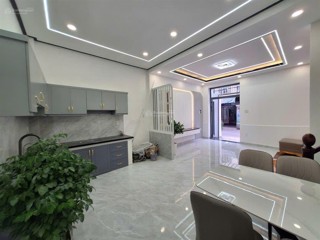 Bán nhà 2 lầu 1/ tô ngọc vân, cách chỉ 30m. đường xe tải thông 2 đầu