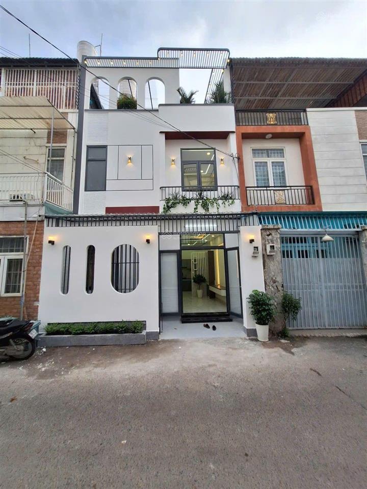 Bán nhà 2 lầu 1/ tô ngọc vân, cách chỉ 30m. đường xe tải thông 2 đầu