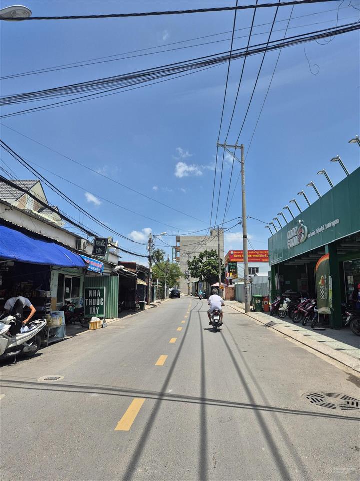 Bán dãy trọ 8x25m, ngay ngã tư vườn lài đang có 10 phòng cho thuê full