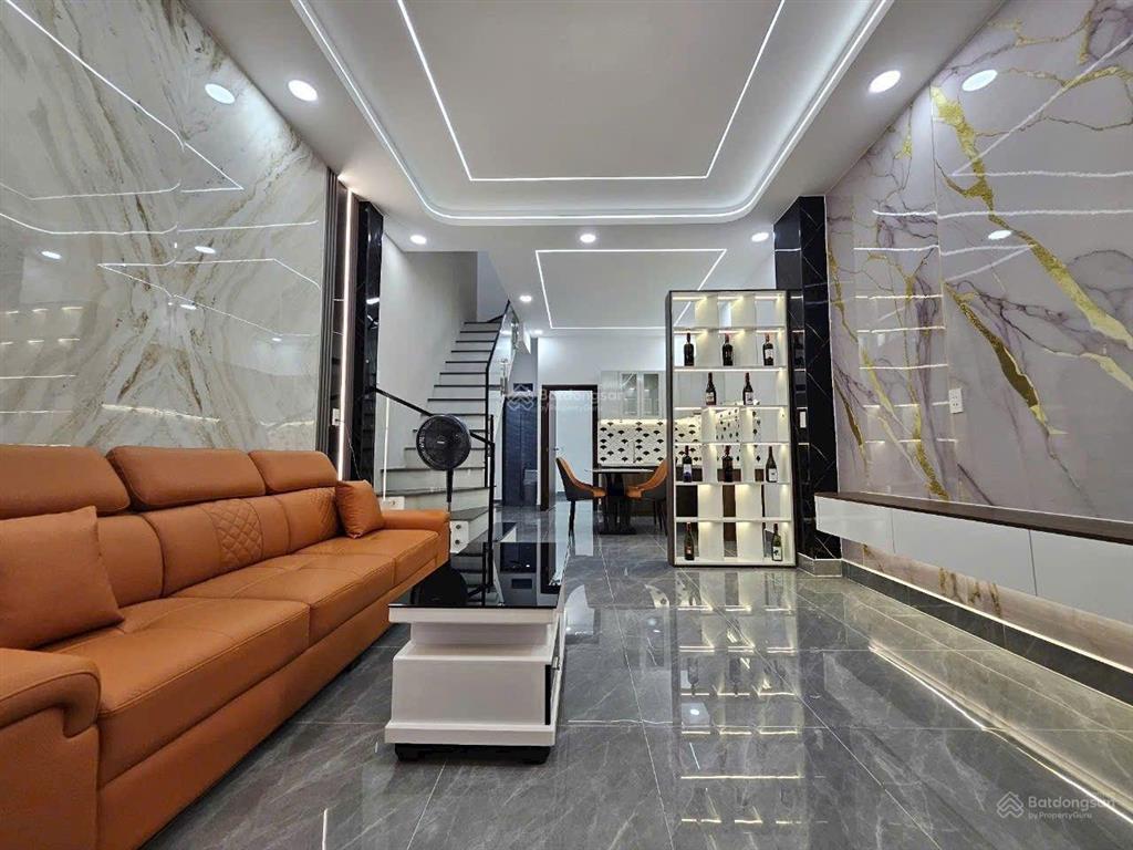 Bán 1 lầu, xây mới 100%. cách hà huy giáp chỉ 50m, nhà 3 phòng