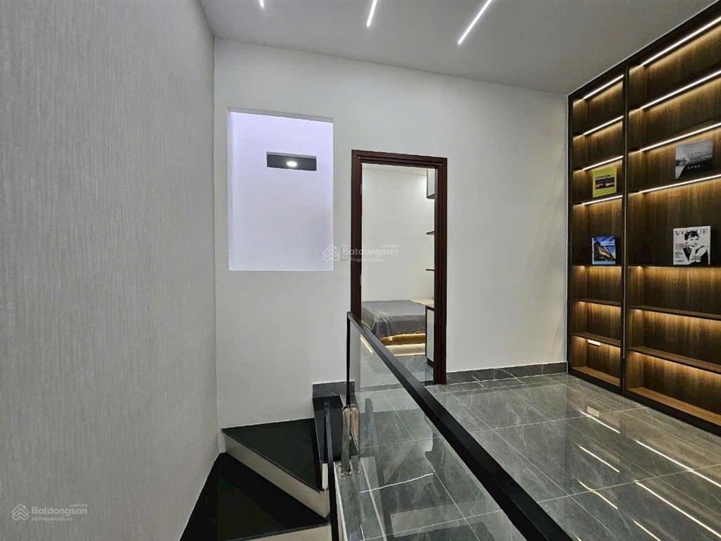Bán 1 lầu, xây mới 100%. cách hà huy giáp chỉ 50m, nhà 3 phòng