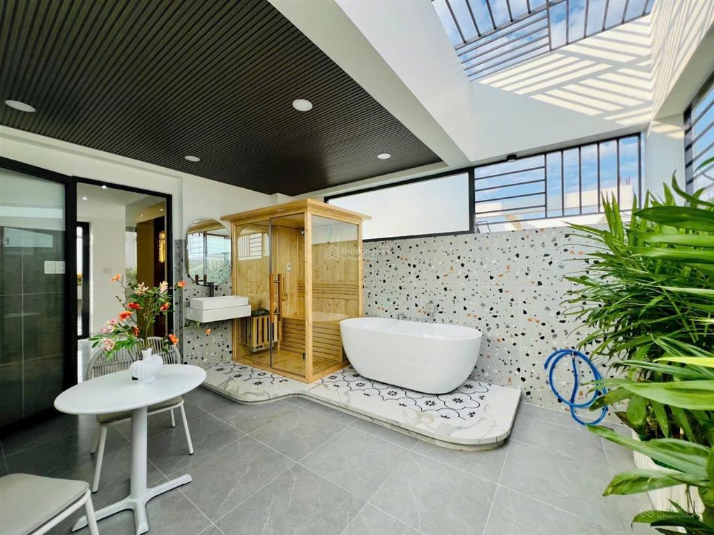 Bán nhà 4x21 có thang máy, mặt tiền đường tx23 cũ, đường nhựa thông 10m có vỉa hè. nhà xây mới 100%