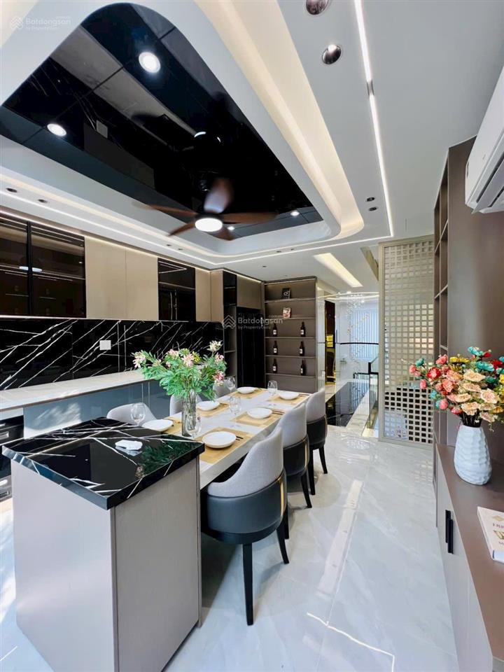 Bán nhà 4x21 có thang máy, mặt tiền đường tx23 cũ, đường nhựa thông 10m có vỉa hè. nhà xây mới 100%