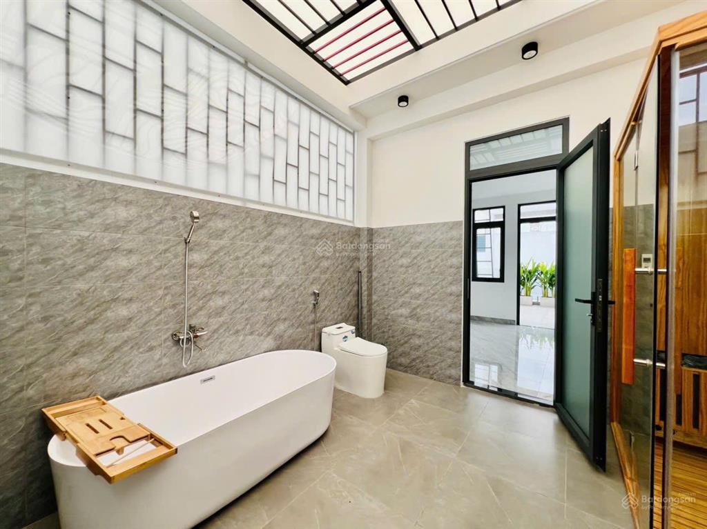 Bán nhà mặt tiền tl39, kinh doanh đa ngành. nhà xây mới trệt 4 lầu với diện tích khủng khiếp