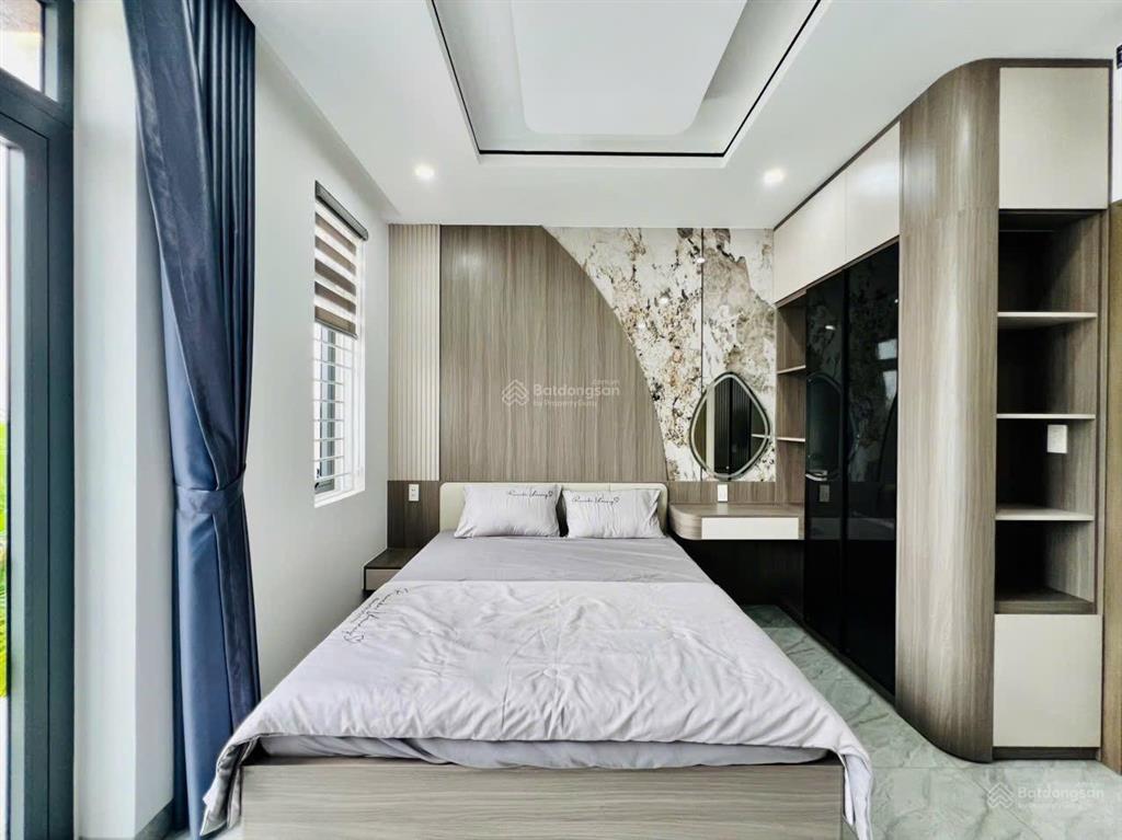 Bán nhà mặt tiền tl39, kinh doanh đa ngành. nhà xây mới trệt 4 lầu với diện tích khủng khiếp