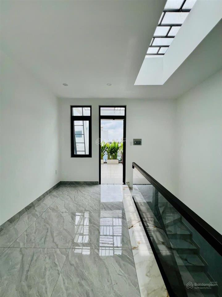 Bán nhà mặt tiền tl39, kinh doanh đa ngành. nhà xây mới trệt 4 lầu với diện tích khủng khiếp