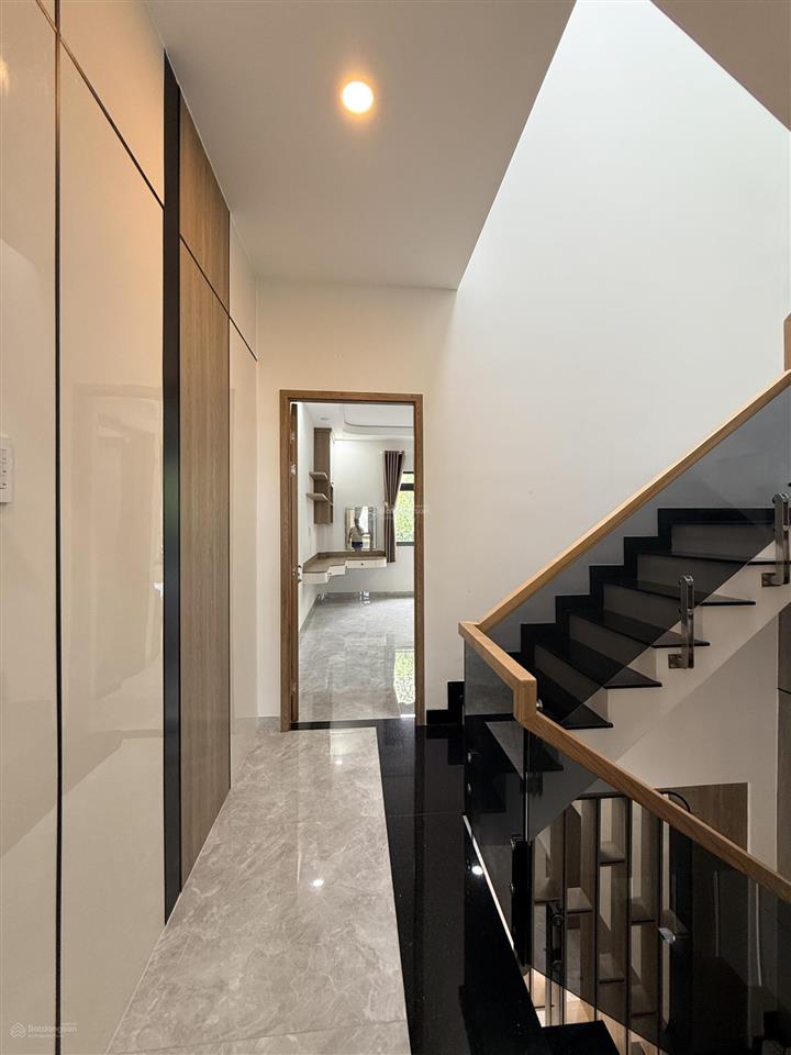 Bán nhà 4 x 17,3m, xây mới 100%, full nội thất xịn xò. chỉ việc xách vali vào ở