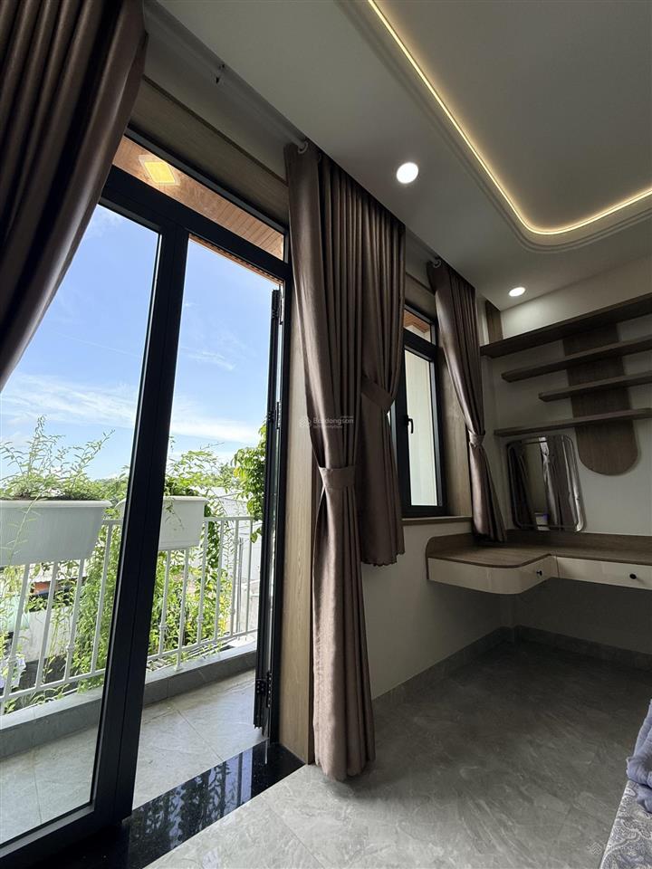 Bán nhà 4 x 17,3m, xây mới 100%, full nội thất xịn xò. chỉ việc xách vali vào ở