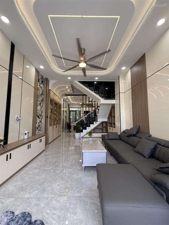 Bán nhà 4 x 17,3m, xây mới 100%, full nội thất xịn xò. chỉ việc xách vali vào ở