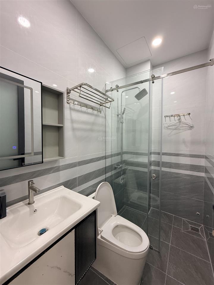Bán nhà 4 x 17,3m, xây mới 100%, full nội thất xịn xò. chỉ việc xách vali vào ở