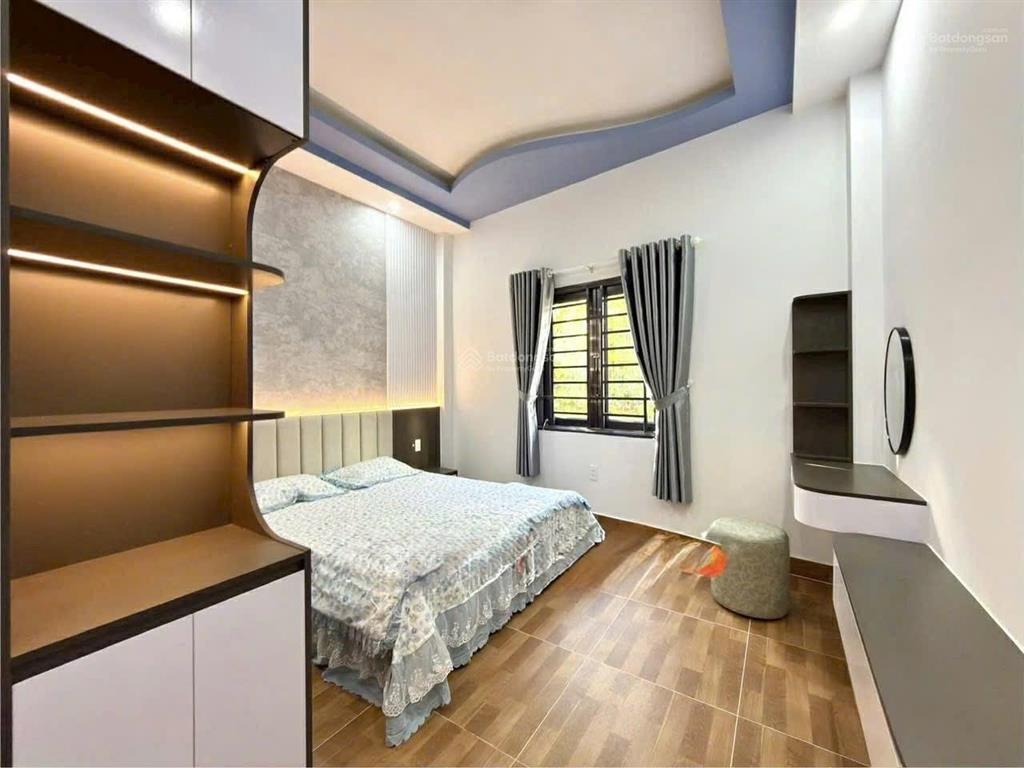 Bán nhà trệt 3 lầu, khu nhà lầu vip, đường nhựa 10m. với diện tích cực khủng