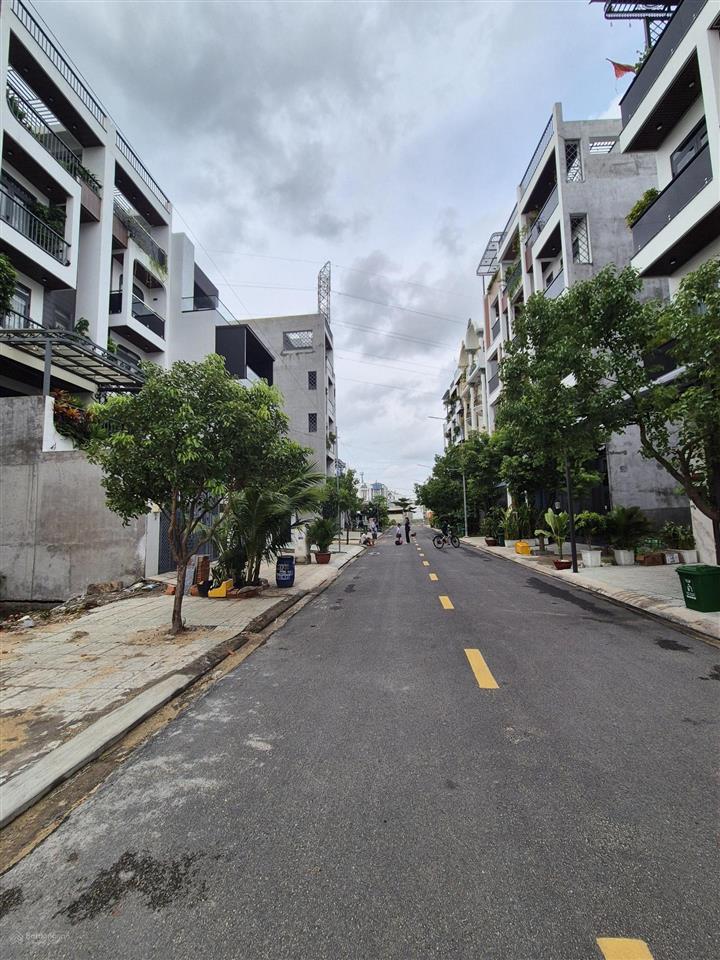 Bán đất ngay chung cư picity, 4x28 full thổ cư. đường nhựa 12m có vỉa hè 2 bên