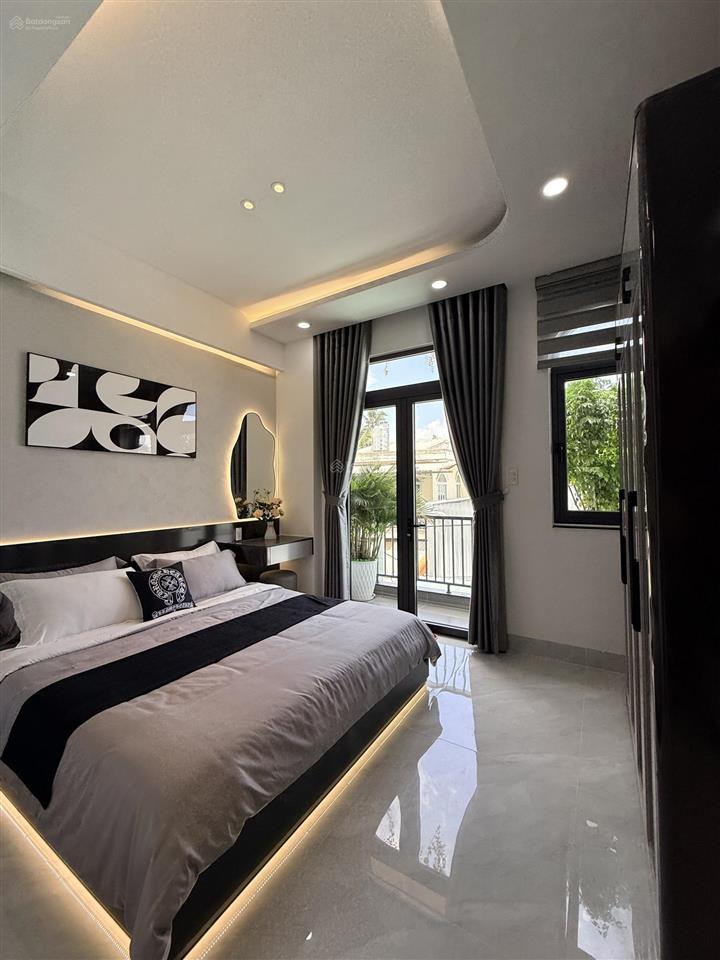 Bán nhà 1/ đường lớn, nhà 4 x 21,2m và được xây mới 100%. tặng kèm full nội thất