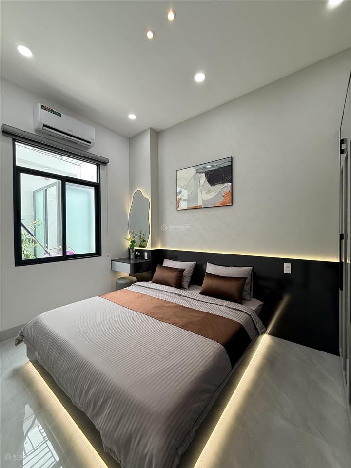 Bán nhà 1/ đường lớn, nhà 4 x 21,2m và được xây mới 100%. tặng kèm full nội thất