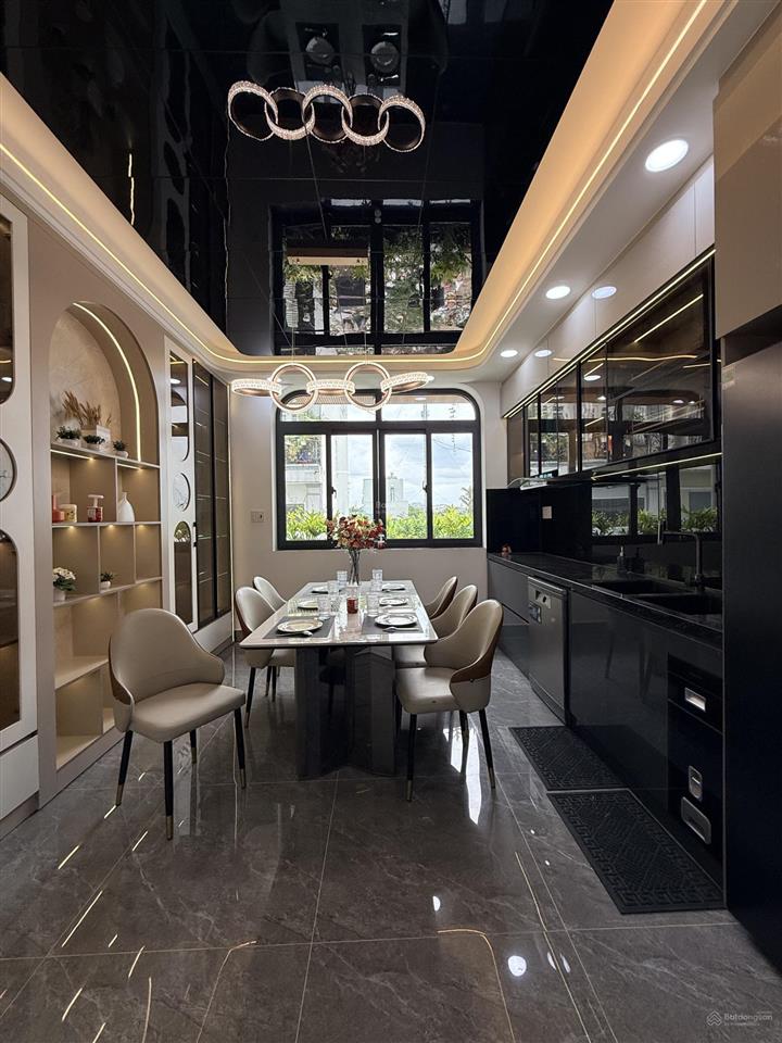 Bán nhà xây mới full nội thất, thiết kế cực có gụ. diện tích siêu khủng khiếp