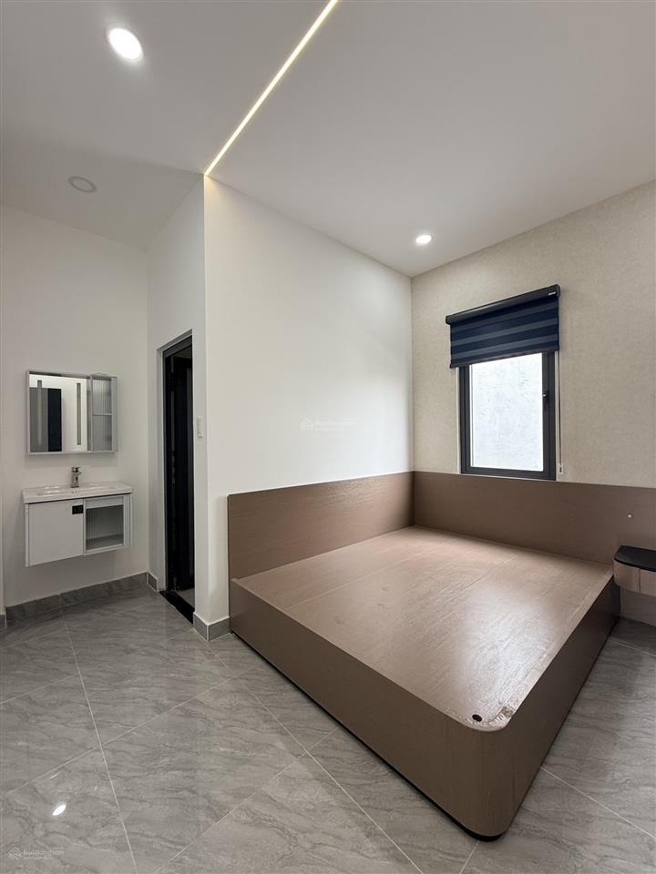 Bán nhà 2 lầu xây mới, diện tích 4m3 x 24, diện tích sử dụng thoải mái