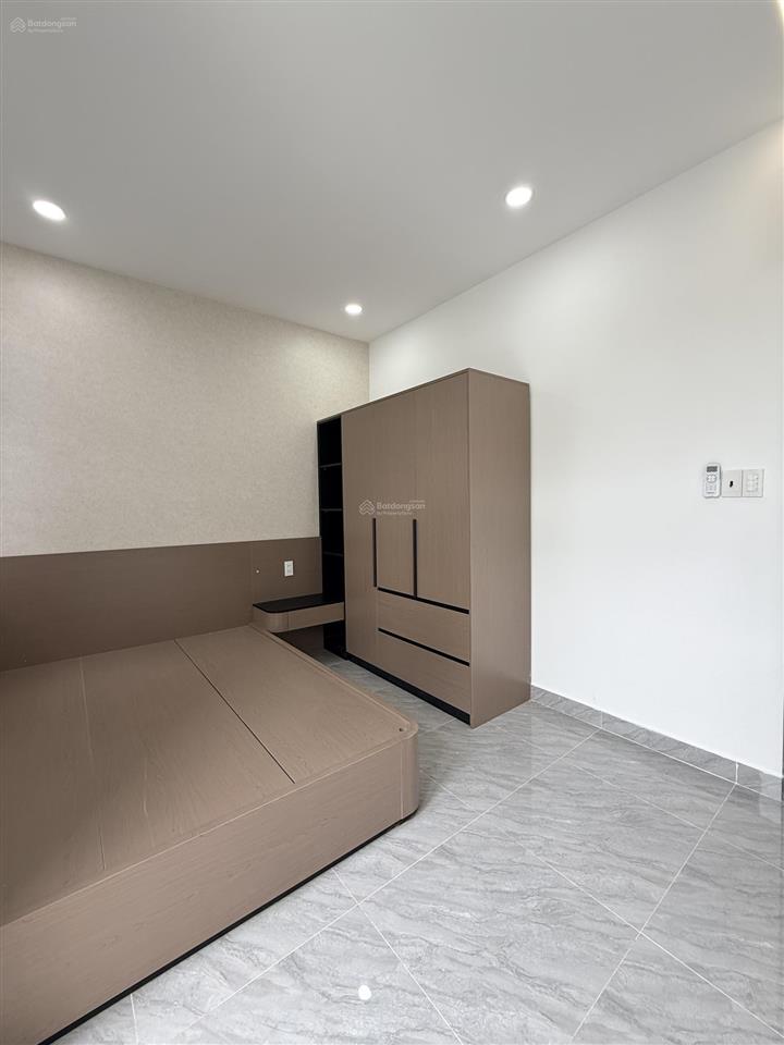 Bán nhà 2 lầu xây mới, diện tích 4m3 x 24, diện tích sử dụng thoải mái
