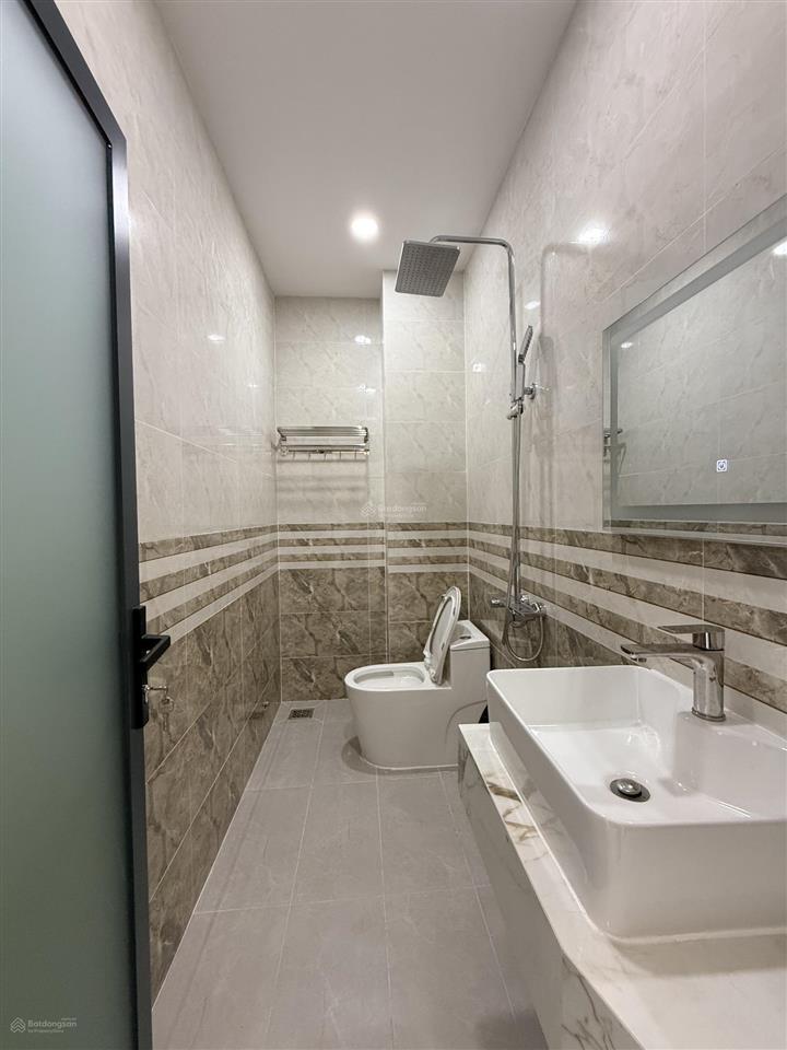 Bán nhà 2 lầu xây mới, diện tích 4m3 x 24, diện tích sử dụng thoải mái