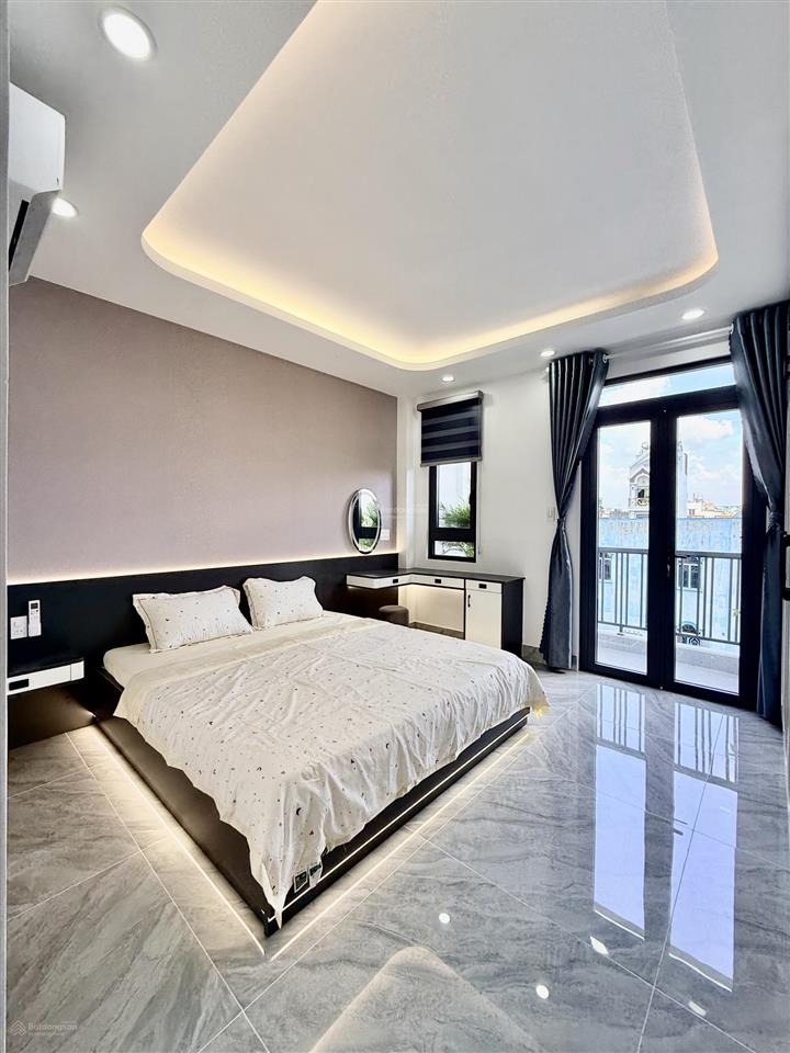 Nhà có thang máy, 4x16 trệt lửng 3 lầu full nội thất, xây mới 100%