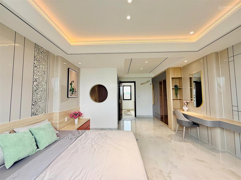 Nhà 1/tl37, với cách thiết kế cực ấn tượng. nhà xây mới với diện tích khủng khiếp, có thang máy