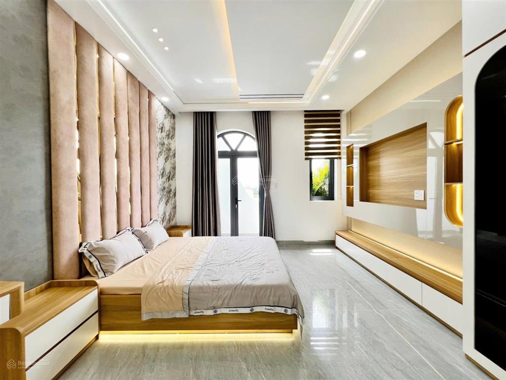 Nhà thiết kế cực đẹp, trệt + lửng + 3 lầu. vị trí vào 1 sẹc chỉ 50m, hẻm 8m