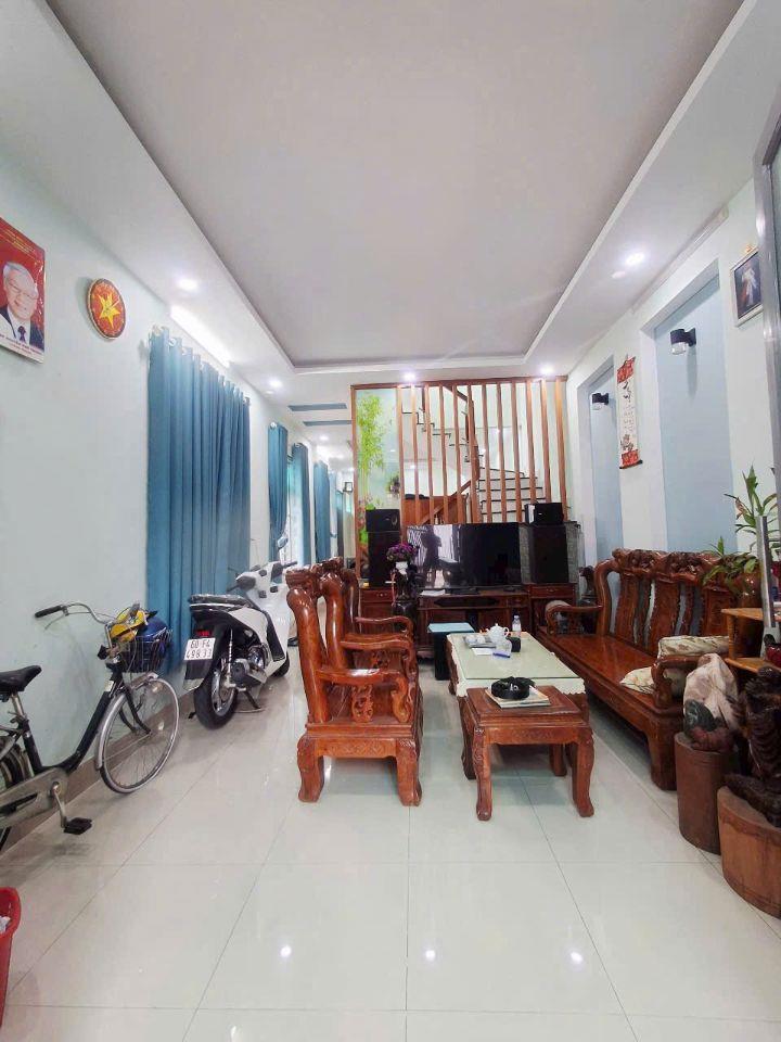 Bán nhà 1 trệt 2 lầu, Vị Trí Đẹp, Góc 2 mặt tiền, phường Tân Hiệp 