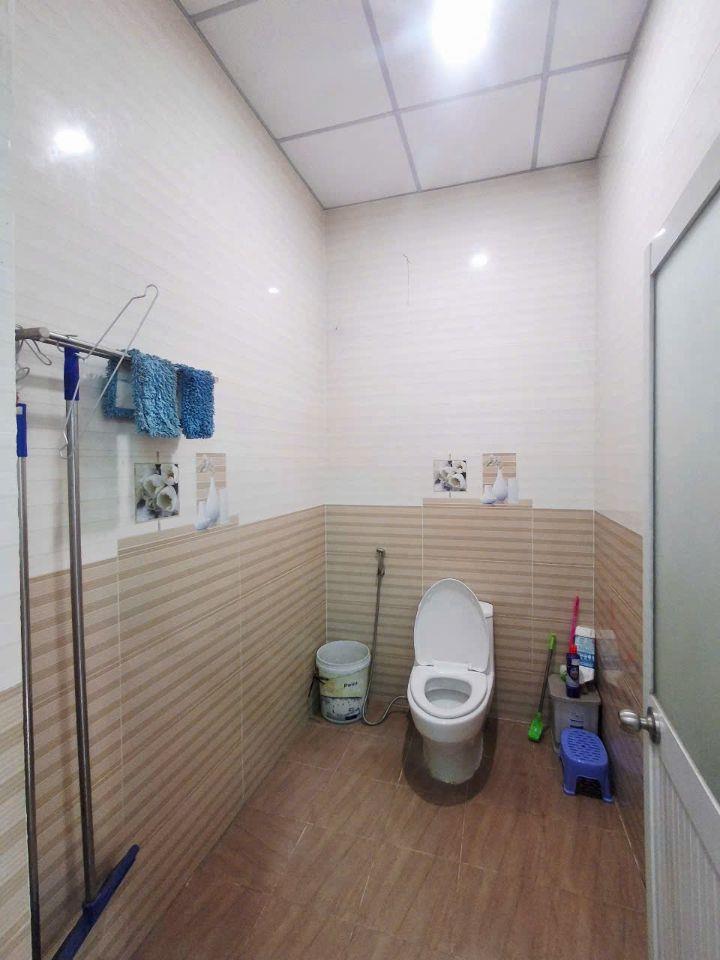 Bán nhà 1 trệt 2 lầu, Vị Trí Đẹp, Góc 2 mặt tiền, phường Tân Hiệp 