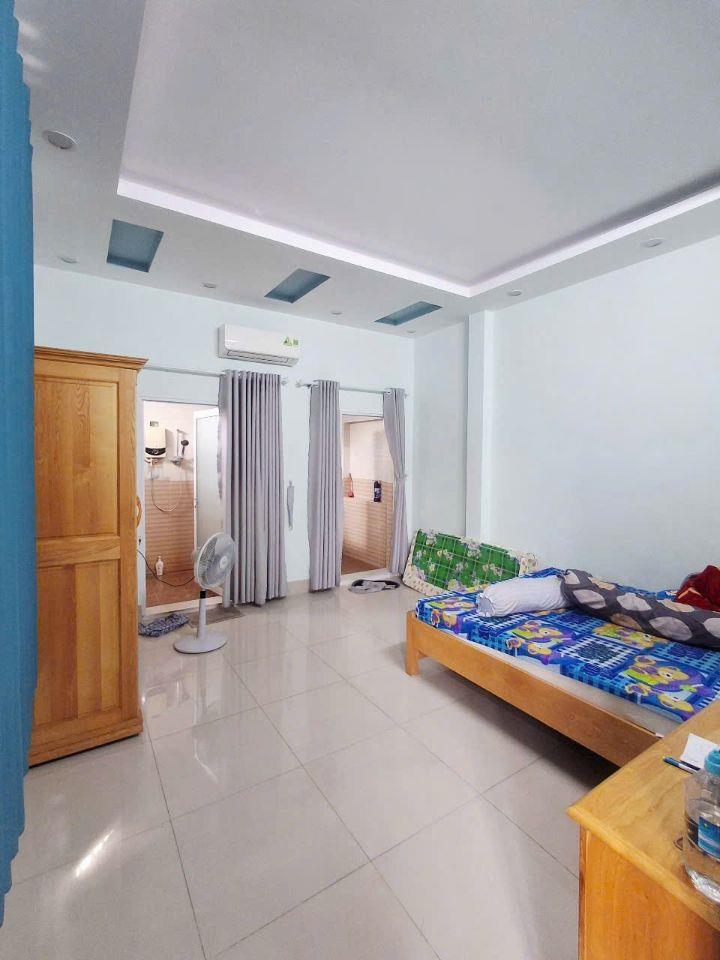 Bán nhà 1 trệt 2 lầu, Vị Trí Đẹp, Góc 2 mặt tiền, phường Tân Hiệp 