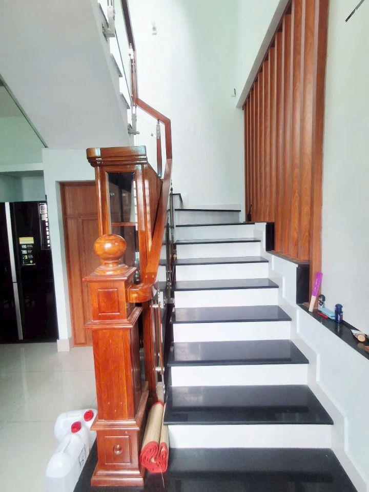 Bán nhà 1 trệt 2 lầu, Vị Trí Đẹp, Góc 2 mặt tiền, phường Tân Hiệp 